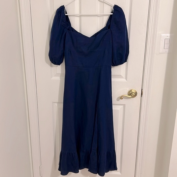 Reformation Belgium Linen Puff Sleeve Smocked Dress in Danube Blue Size 6 - Picture 7 of 14